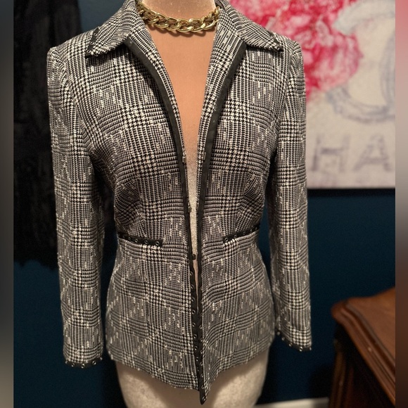 Vintage Escada Wool Tweed Blazer size 38 - Picture 1 of 9